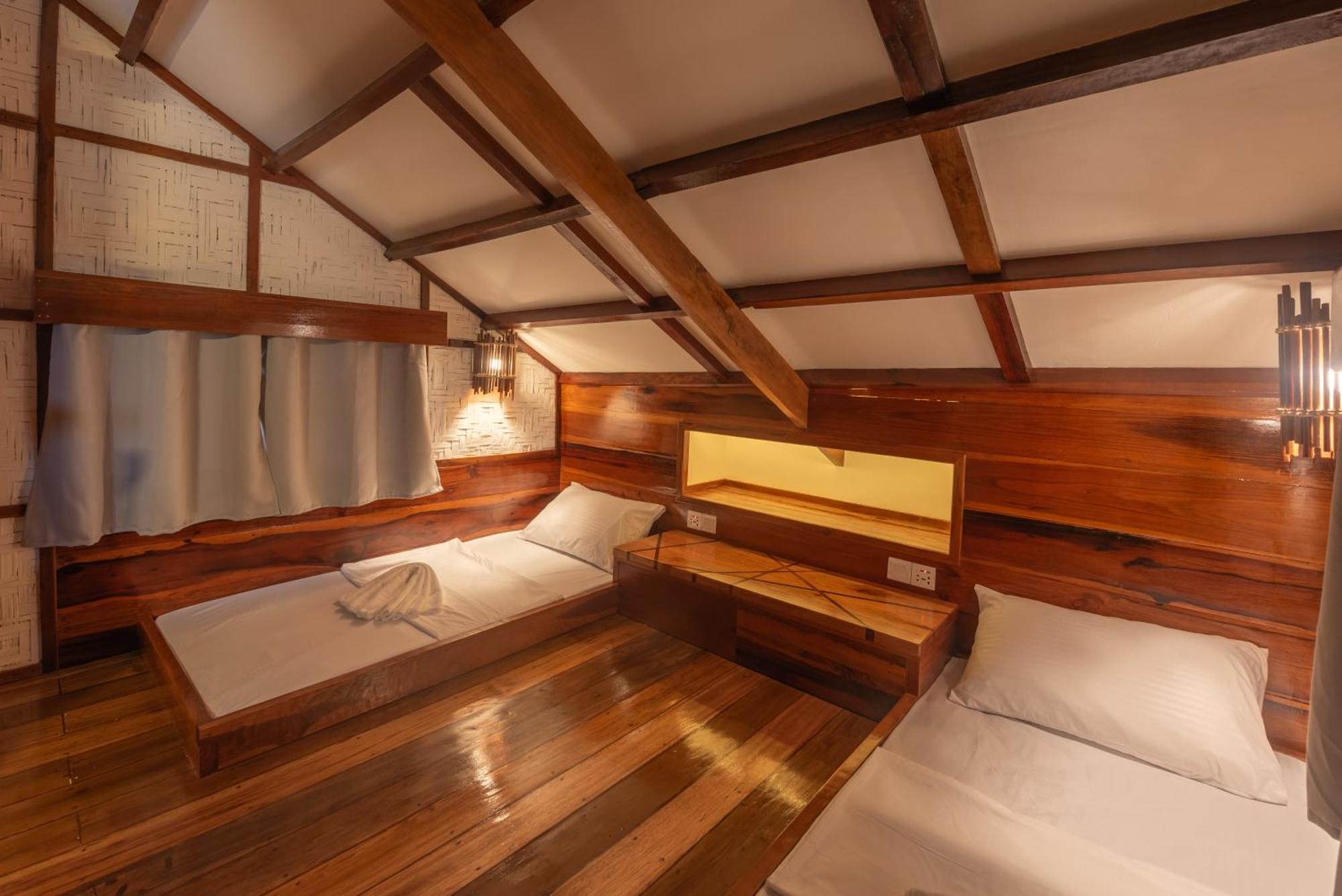 Soffta Surf Ranch Hostel *